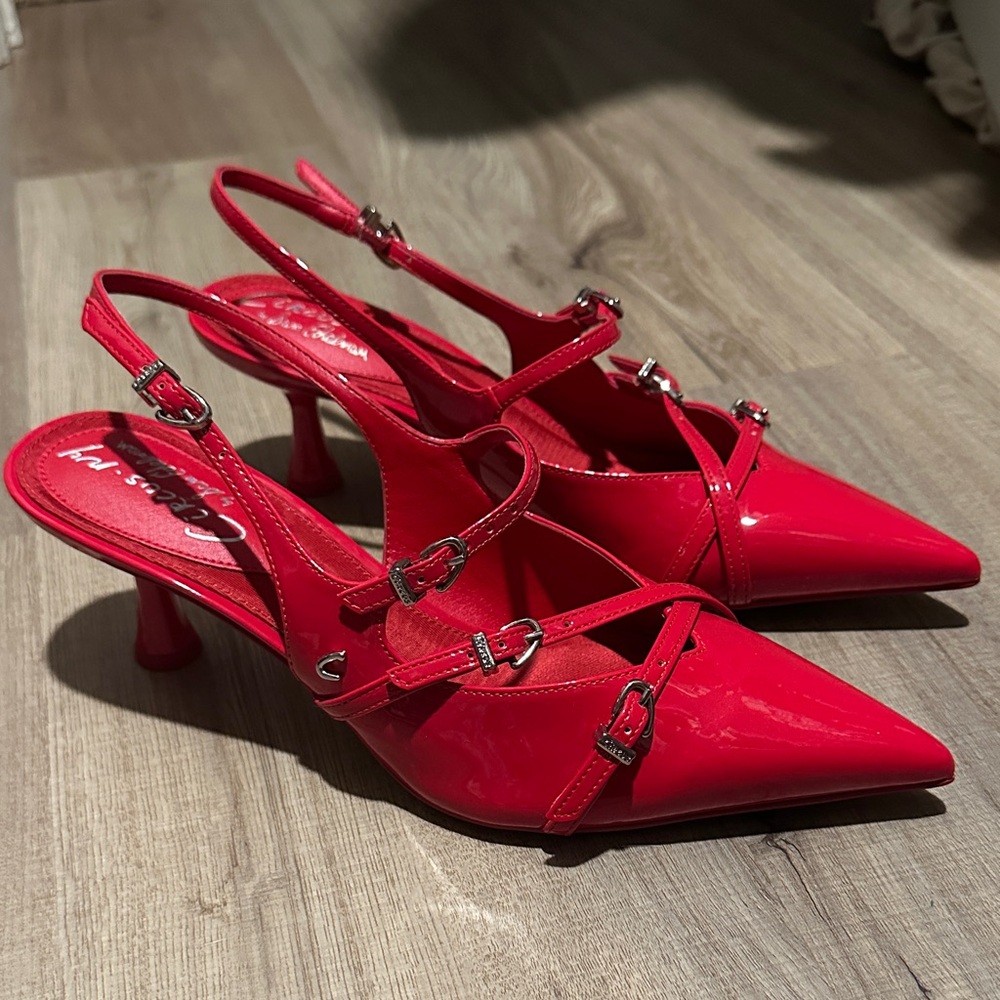 Circus NY San Edelman bright red kitten heels